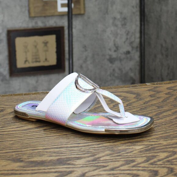 NWT DKNY Women's Flat Slip On Sandal K4169795 Silver Iridescent Halcott 6M - Picture 7 of 13